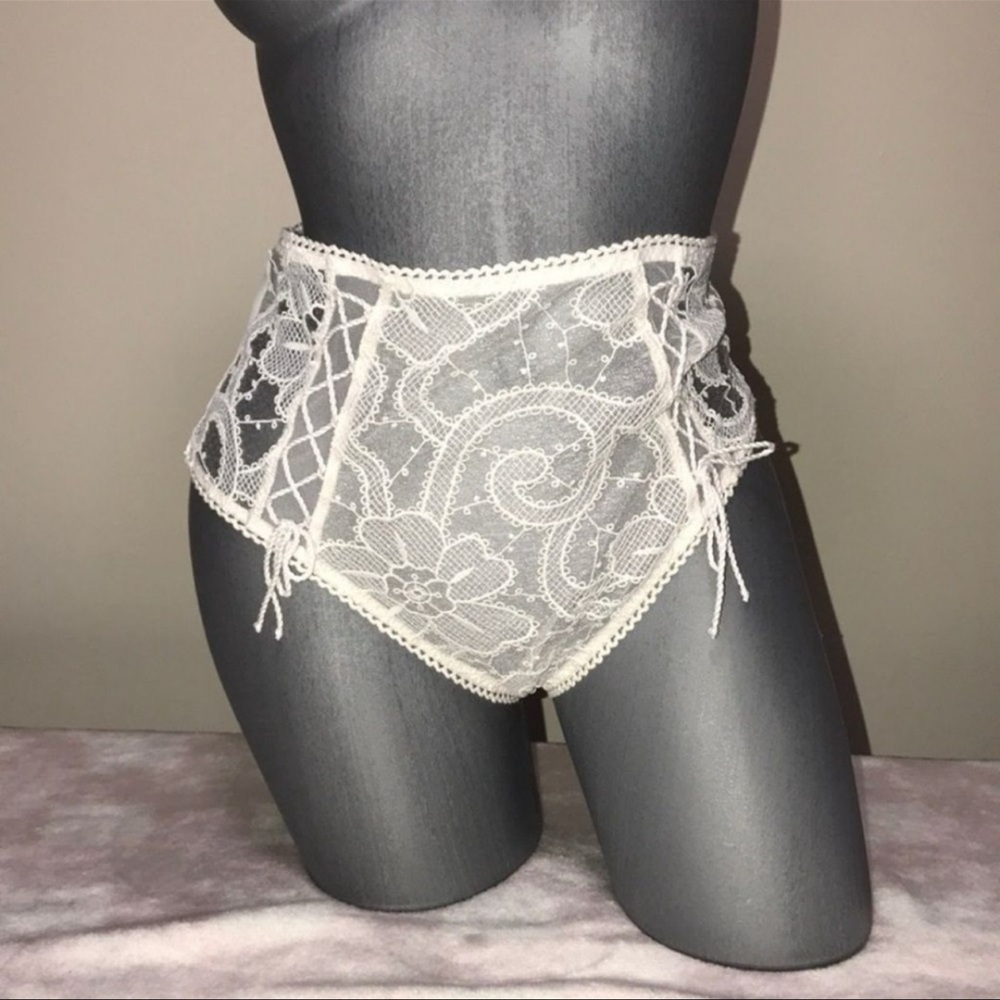 Victoria’s Secret Dream Angel High-Waist Lace Thong String Panty. Sz Small.NWT